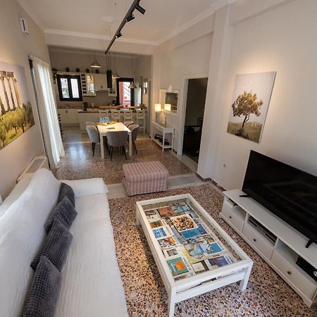 Angelinas Quarters - Kalamata Mediterranean Villas Εξωτερικό φωτογραφία