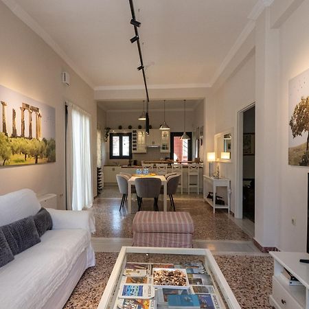 Angelinas Quarters - Kalamata Mediterranean Villas Εξωτερικό φωτογραφία