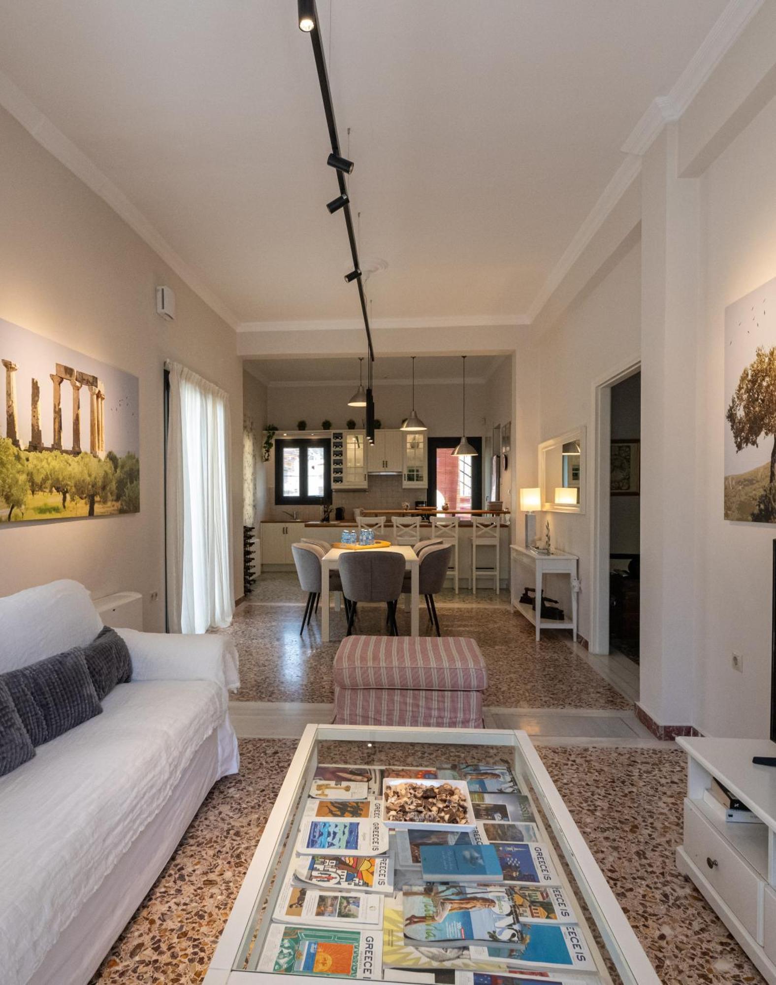 Angelinas Quarters - Kalamata Mediterranean Villas Εξωτερικό φωτογραφία